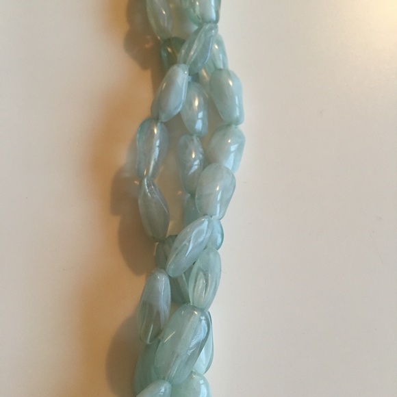 - - Pale Green Beaded Necklace - Picture 4 of 4